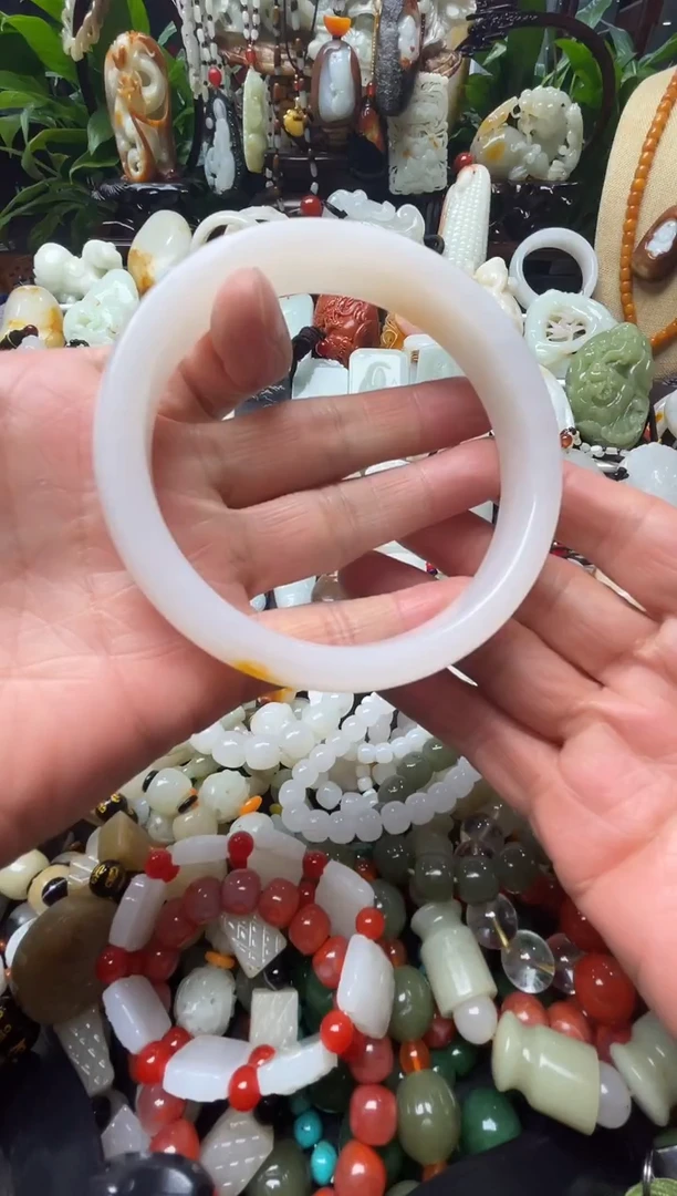 未镶嵌手镯和田玉手串