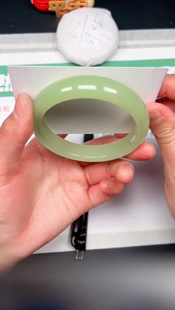 【闪购商品】石英质玉手镯未镶嵌154-60.5