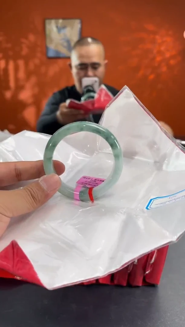 未镶嵌手镯翡翠翡翠手镯