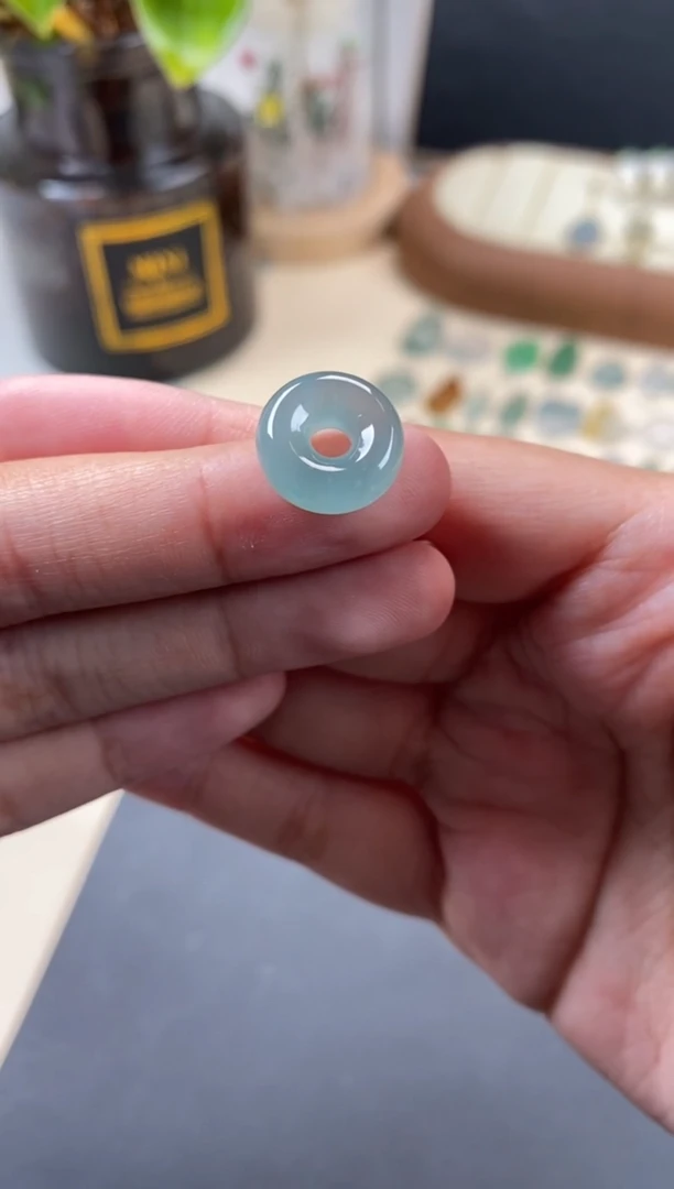 翡翠未镶嵌颈饰翡翠冰种甜甜圈