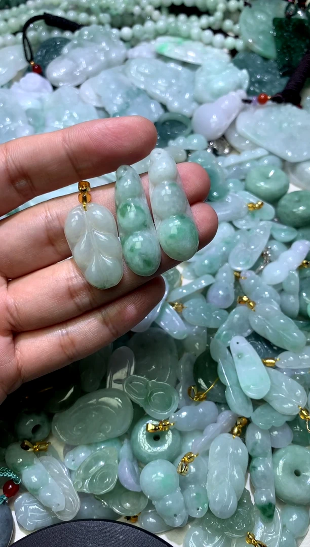 颈饰未镶嵌翡翠A****闪3