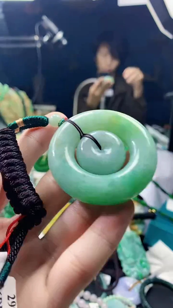 颈饰未镶嵌翡翠天然缅甸a货翡翠