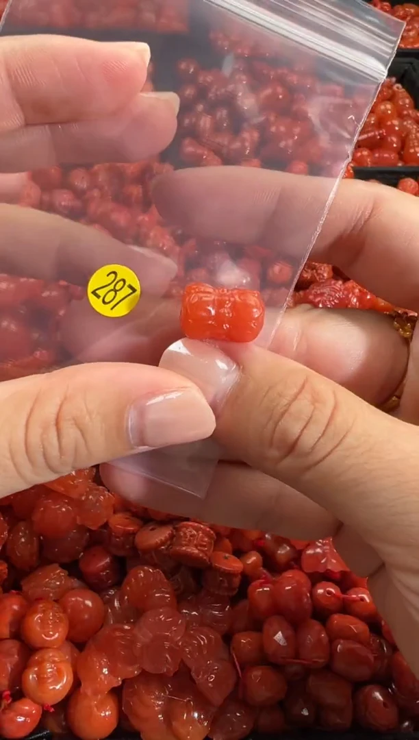 颈饰未镶嵌南红玛瑙1