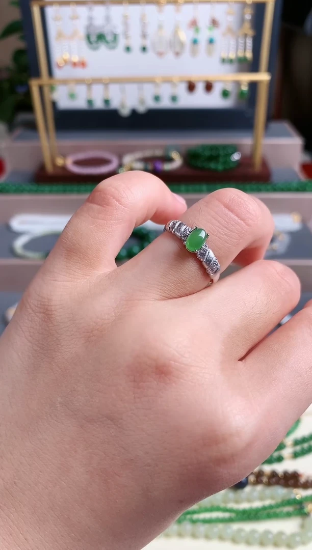 银S925镶嵌戒指和田玉1