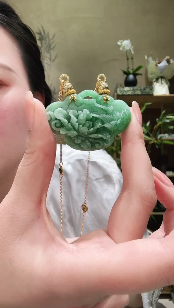 颈饰未镶嵌翡翠吊坠