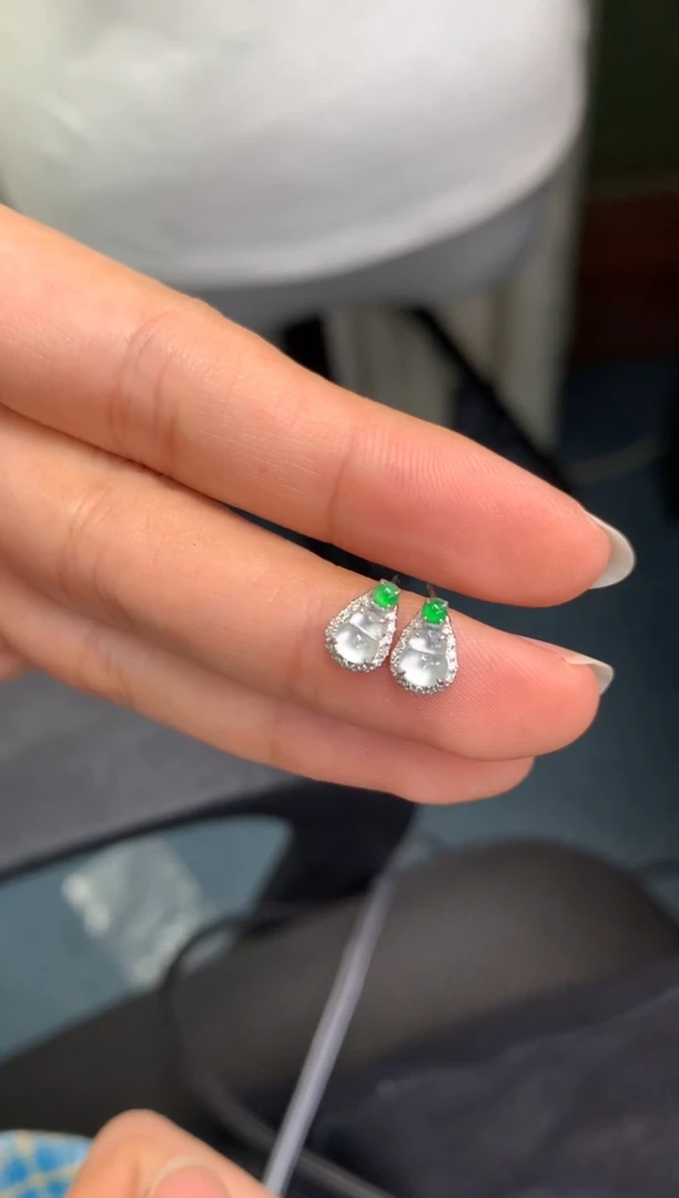 18K金镶嵌定制翡翠48小时鉴赏期 退货不扣服务费