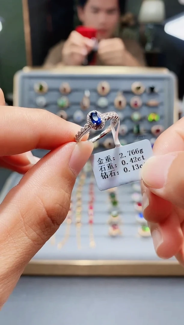 蓝宝石戒指铂Pt950镶嵌0.42.