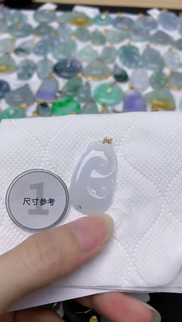 翡翠18K金镶嵌颈饰天然A货翡翠