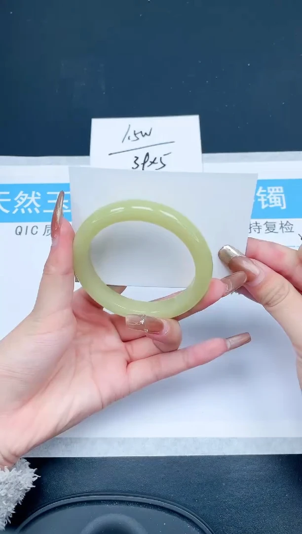 【闪购商品】石英质玉手镯未镶嵌128-56