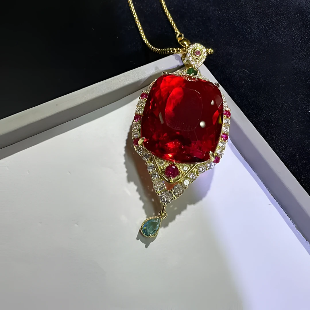  高定— 典藏 臻美轻奢红吊坠（D050）