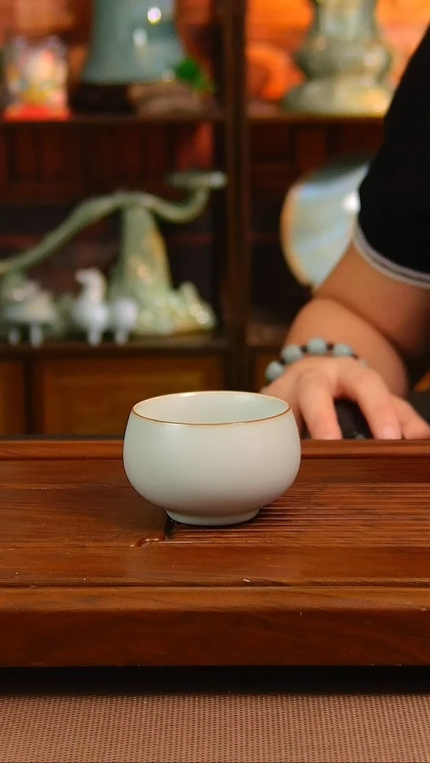 瓷片吴文杰仿古月白禅定杯，不完美