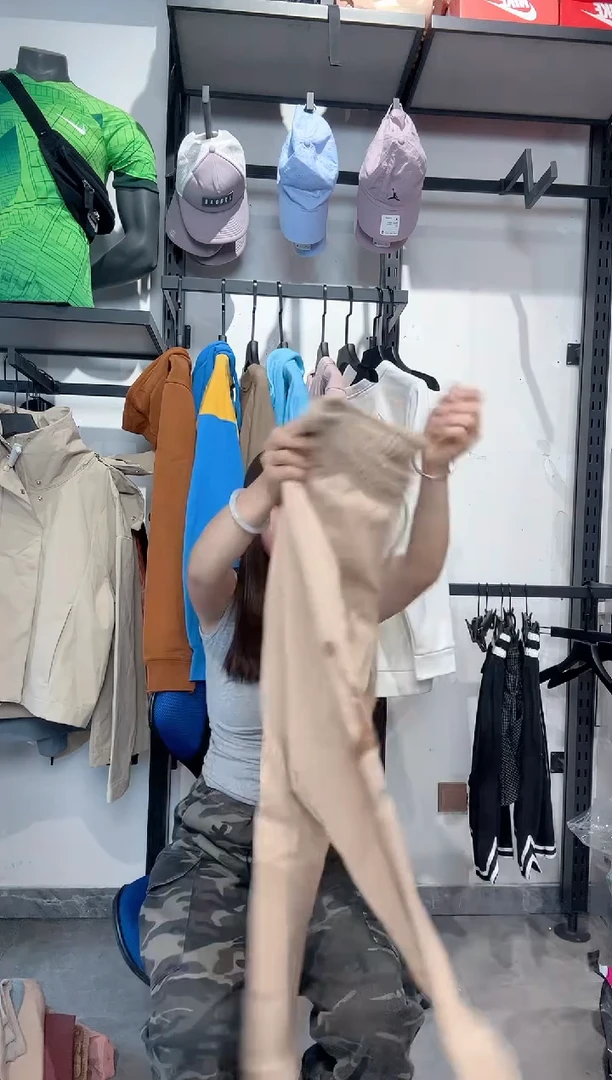 1335 编码 瑕疵款直播间过款为准 尺码