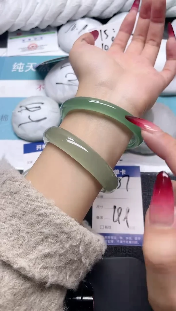 未镶嵌手镯石英质玉87-61