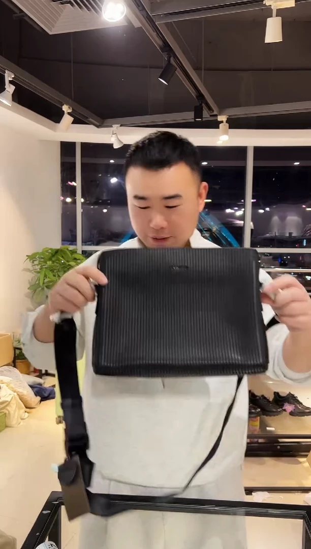 头层牛皮韩爵绅士包包皮具787