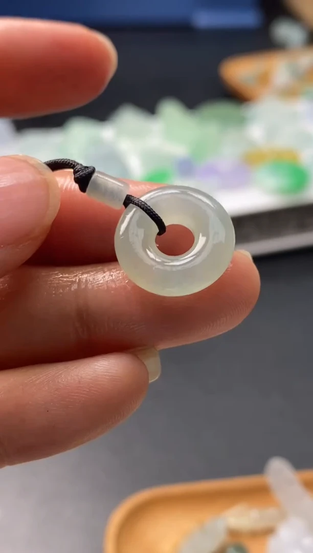 定制翡翠未镶嵌翡翠毛货多样性发其一
