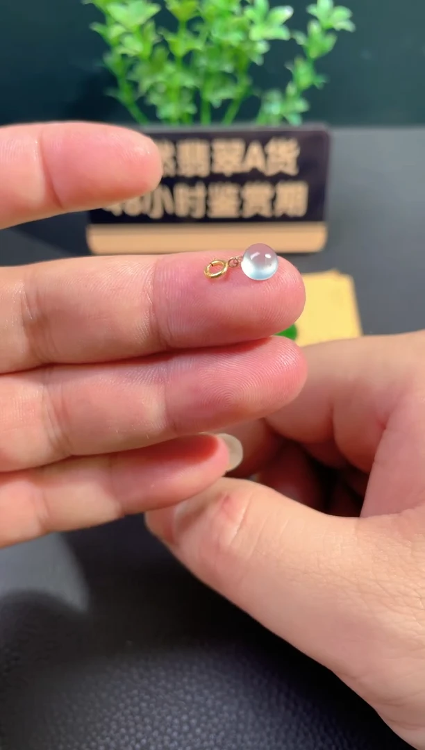 颈饰18K金镶嵌翡翠翡翠