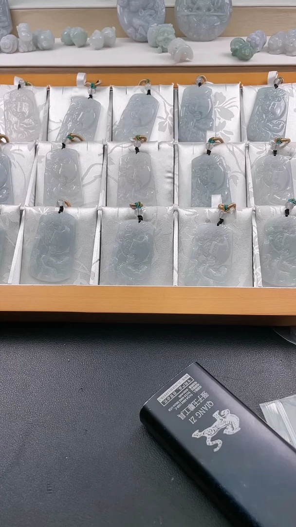 翡翠未镶嵌颈饰..../7/14/ 336多样性发其一