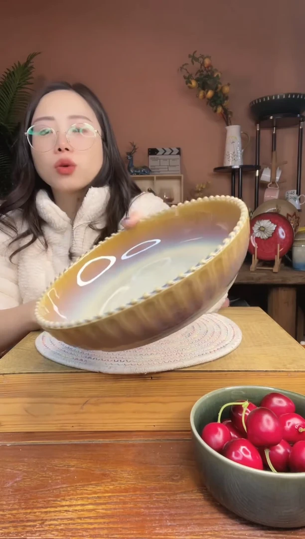 陶瓷8.5英寸珠点深盘 微瑕疵