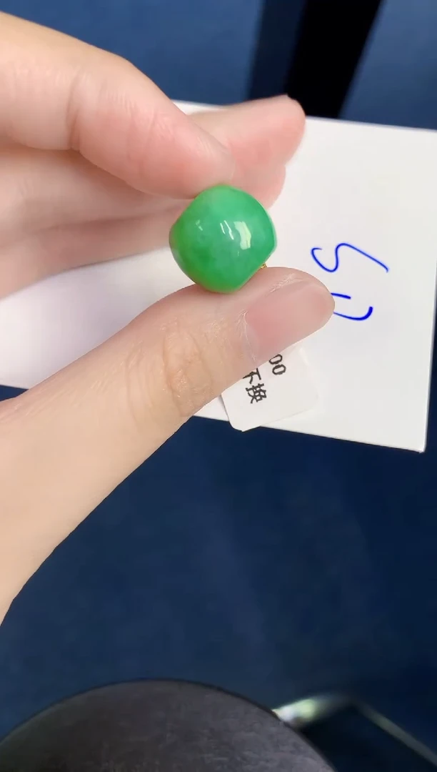 颈饰未镶嵌翡翠天然翡翠缅甸A货
