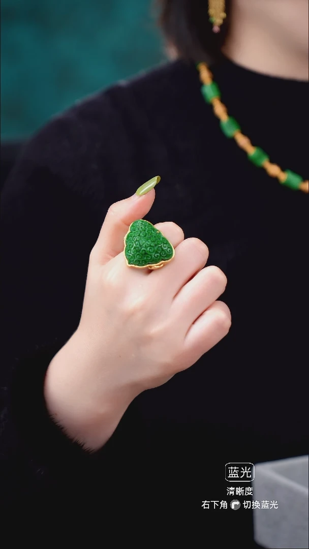 颈饰未镶嵌翡翠吊坠25