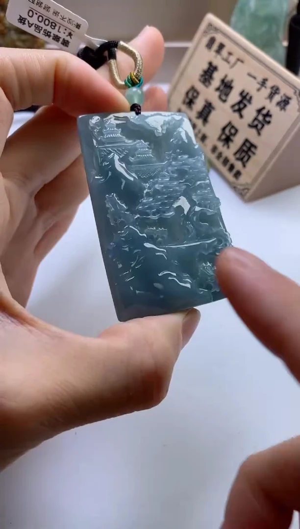 翡翠未镶嵌颈饰