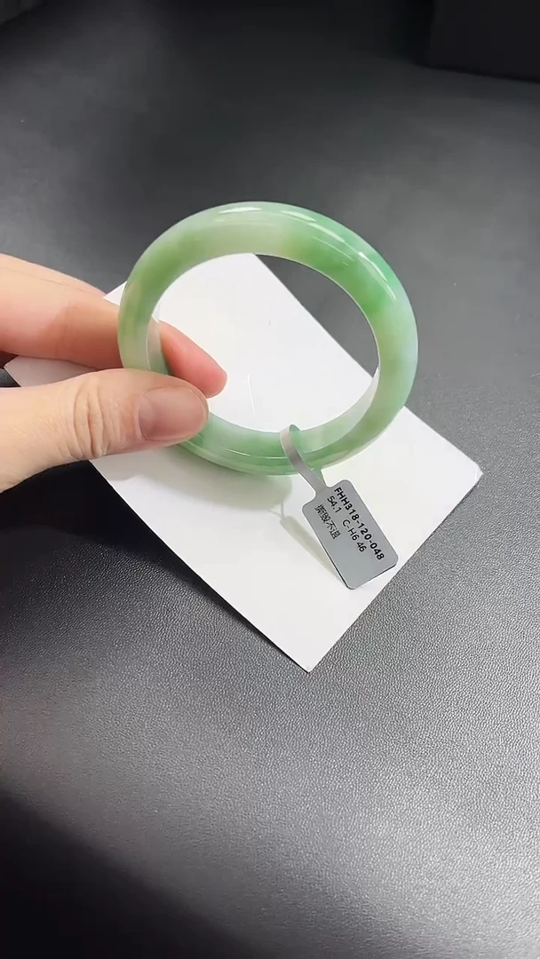 【闪购商品】翡翠手镯未镶嵌54正圈