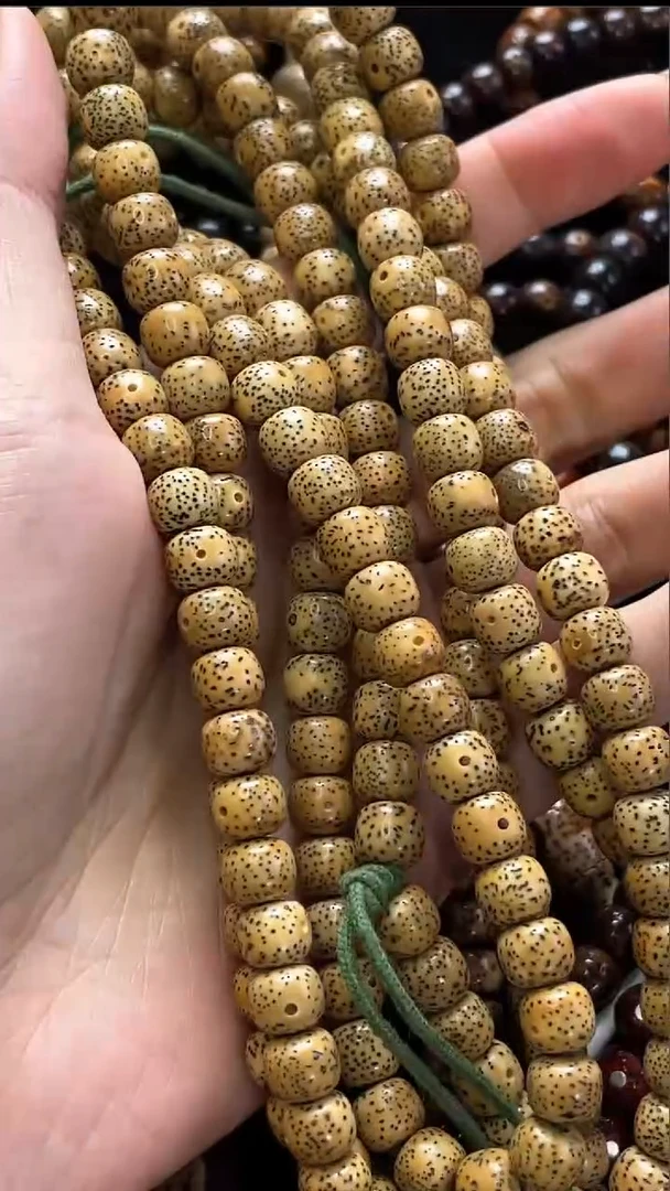 吊坠星月菩提精工级黄皮陈籽桶珠8*7长串