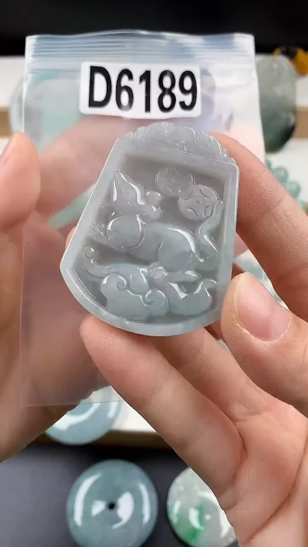 颈饰未镶嵌翡翠天然翡翠吊坠挂件