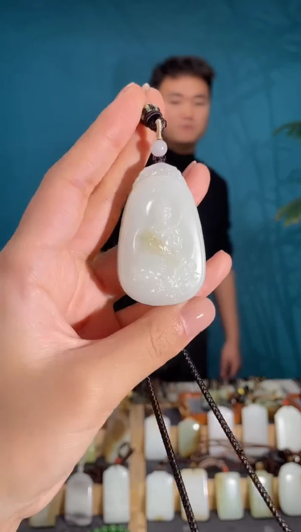 颈饰未镶嵌和田玉1