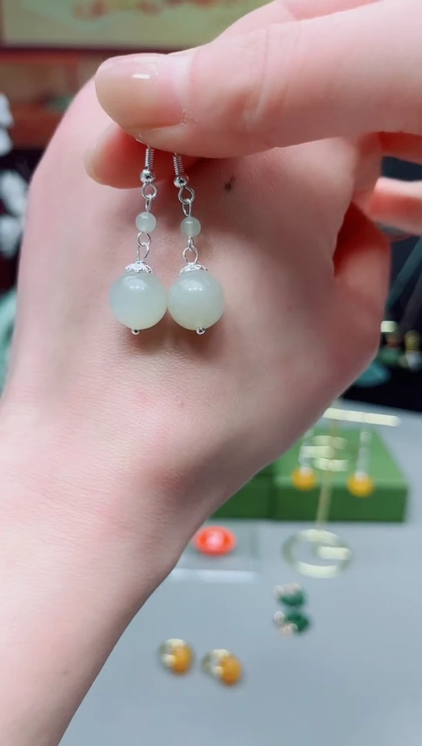 未镶嵌和田玉耳饰双连珠