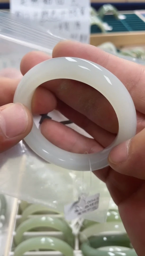 未镶嵌手镯和田玉和田玉手镯53.7 圈42 号