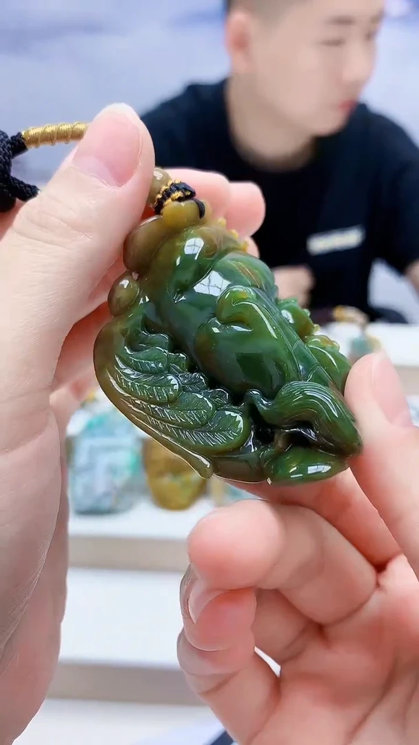 未镶嵌定制翡翠白***饭4917lr-毛货挂件36