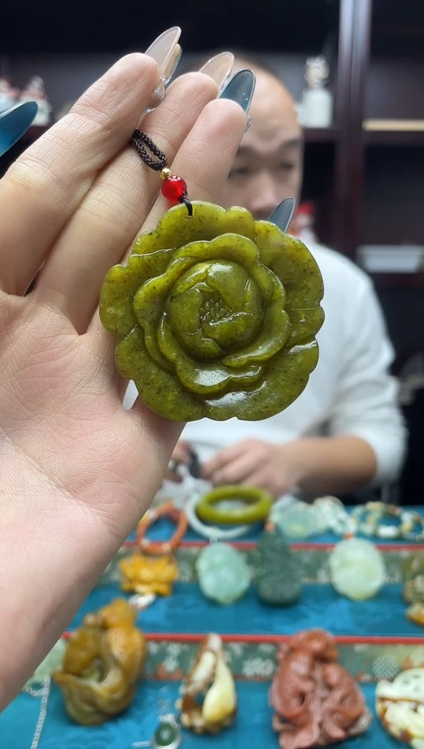 未镶嵌岫玉吊坠·