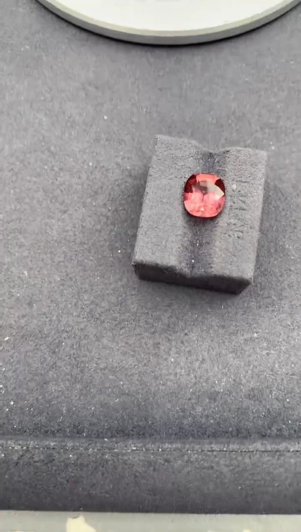 未镶嵌裸石碧玺2.9ct粉碧玺BC
