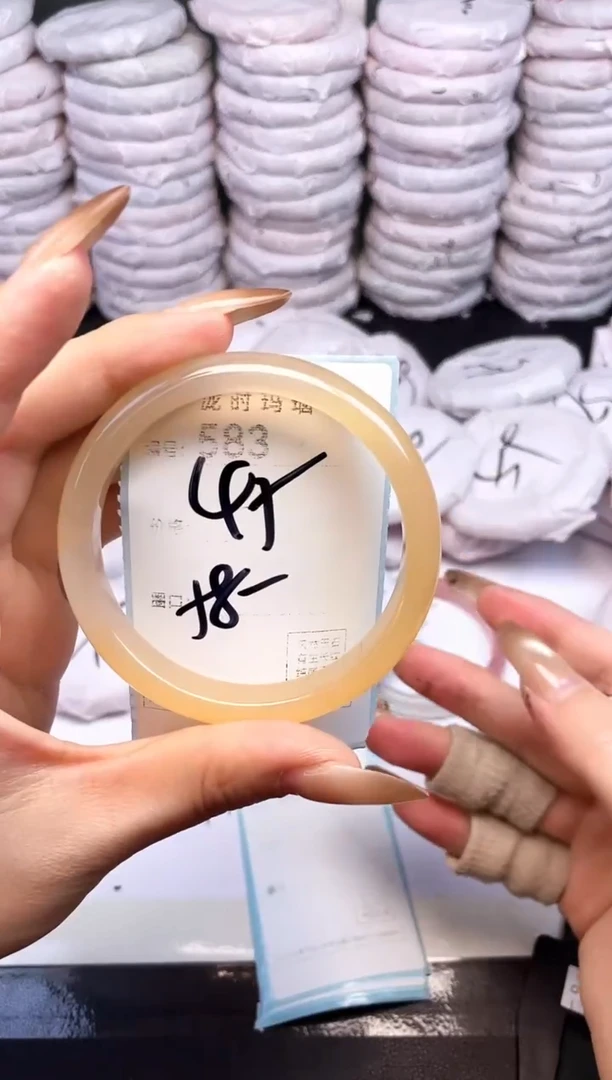 手镯玛瑙/玉髓未镶嵌583