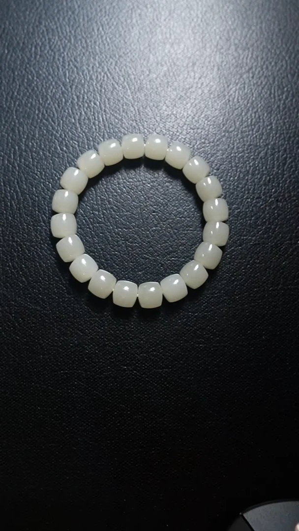 颈饰未镶嵌和田玉手串
