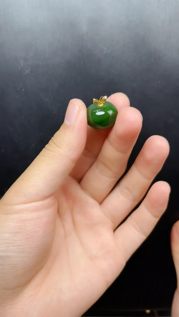 和田玉18K金镶嵌颈饰苹果06