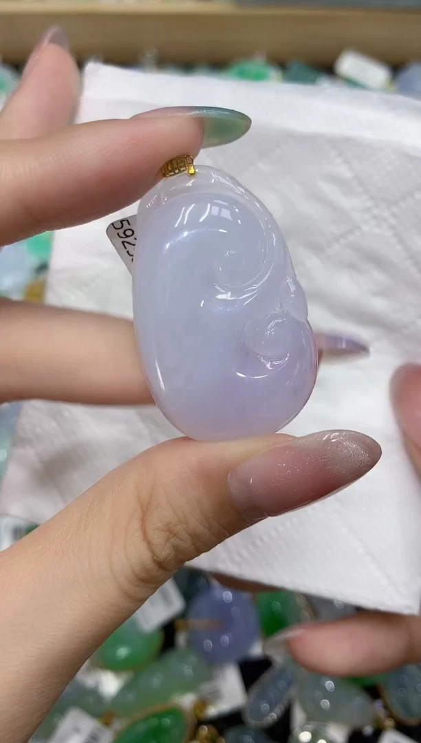 翡翠18K金镶嵌颈饰111111111111