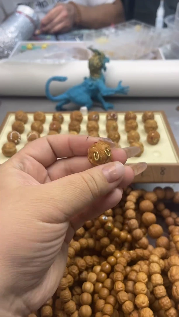 吊坠猴头核桃像神