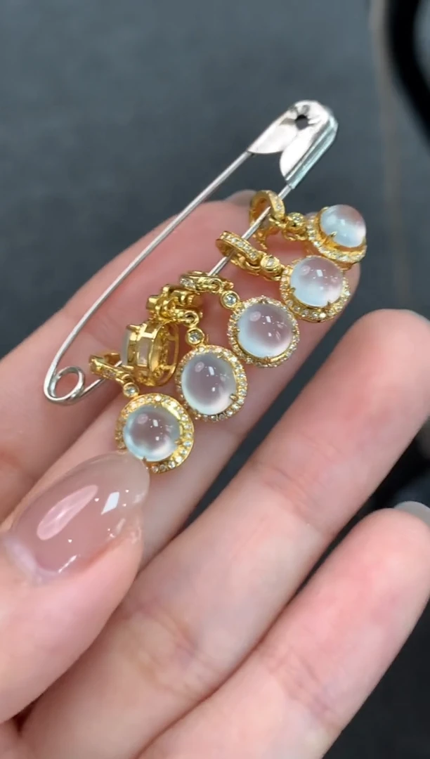 翡翠18K金镶嵌吊坠(不含链)（多样性发其一）蛋面1980