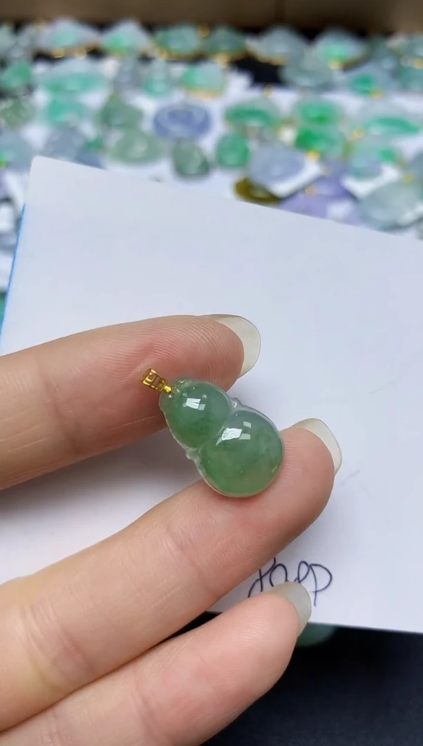 翡翠未镶嵌颈饰 天然翡翠A货