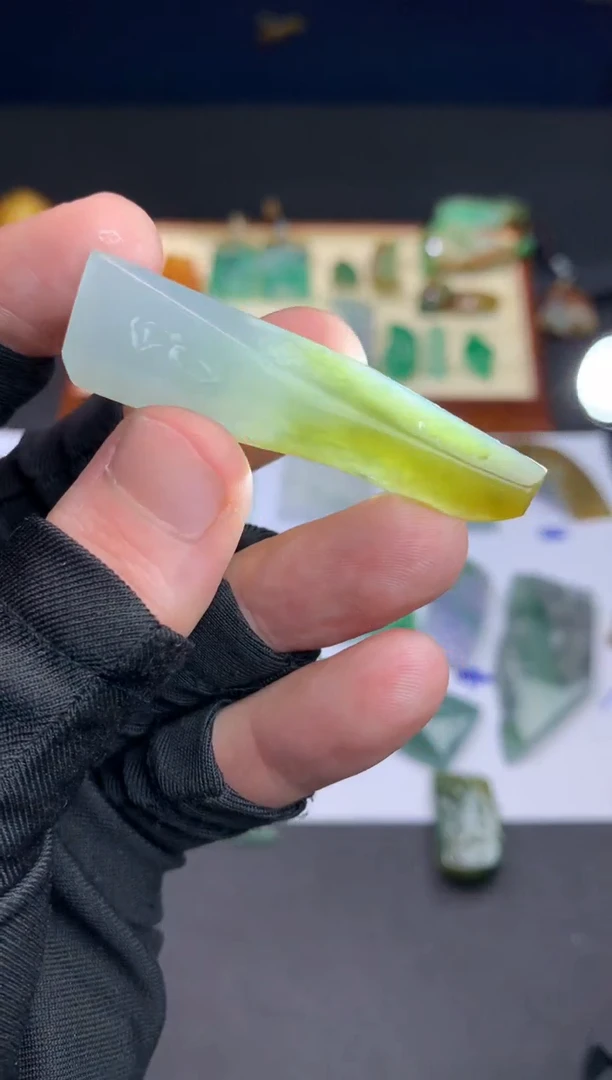 定制翡翠未镶嵌天然翡翠裸石