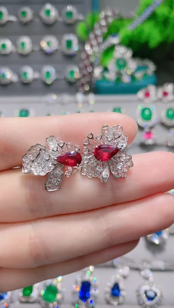 18K金镶嵌18K金耳饰红宝石.