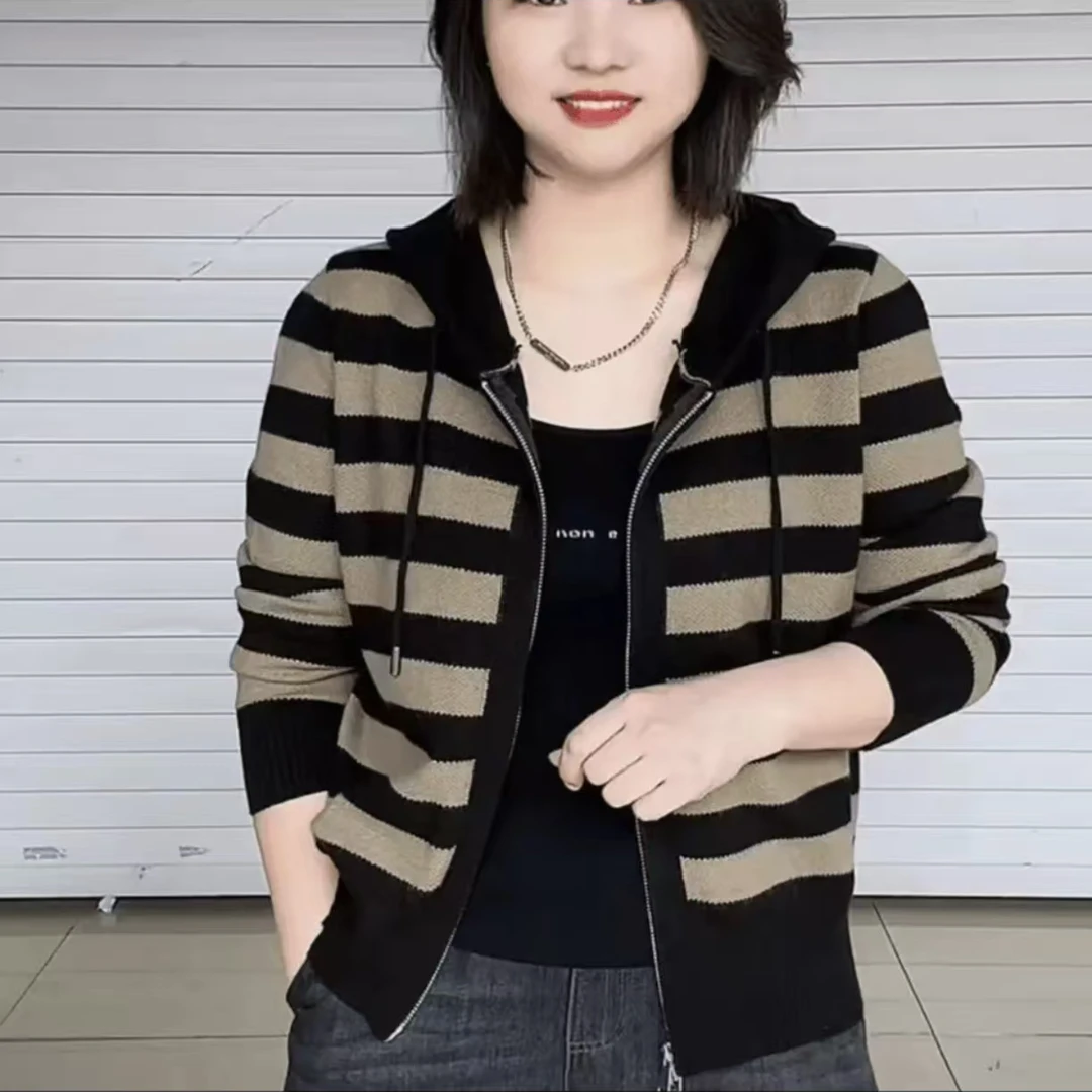 【现货】秋冬季网红爆款高档洋气条纹简约休闲通勤连帽针织拉链外套