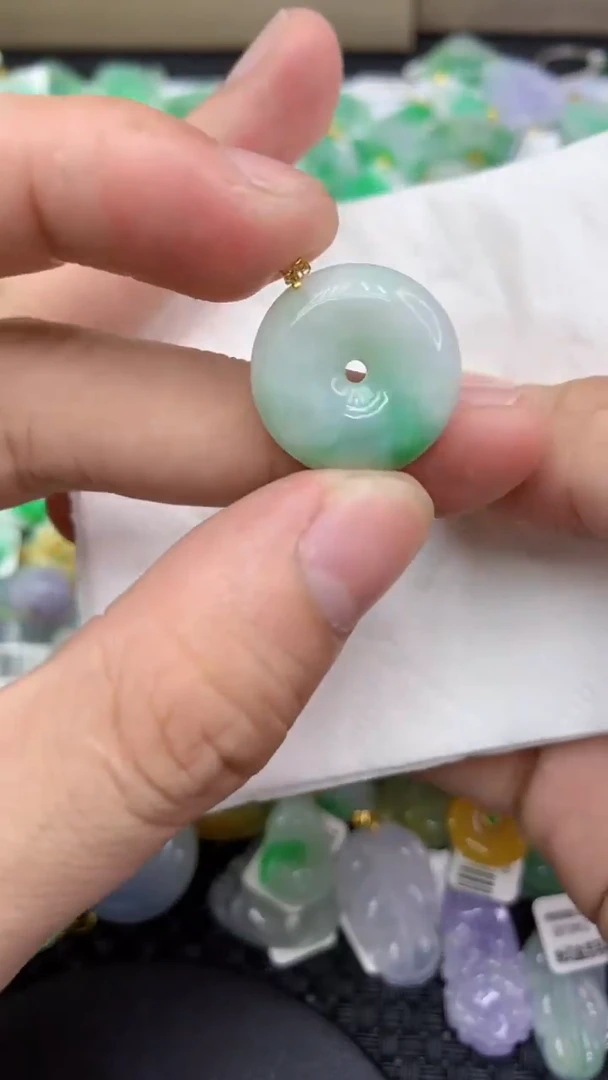 翡翠18K金镶嵌颈饰天然缅甸A货翡翠