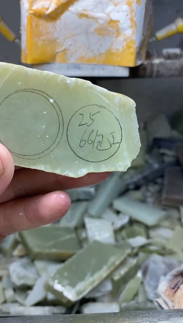 未镶嵌吊坠定制和田玉雕刻定制