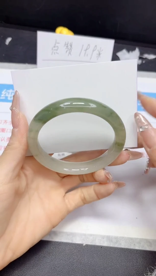 【闪购商品】石英质玉手镯未镶嵌392