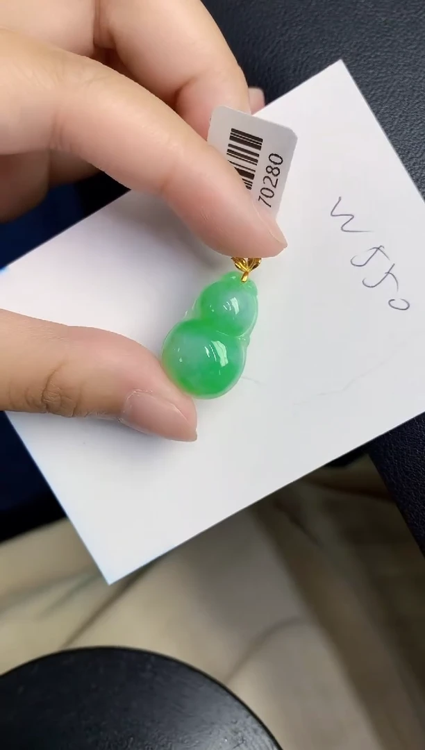 翡翠18K金镶嵌颈饰0000000000