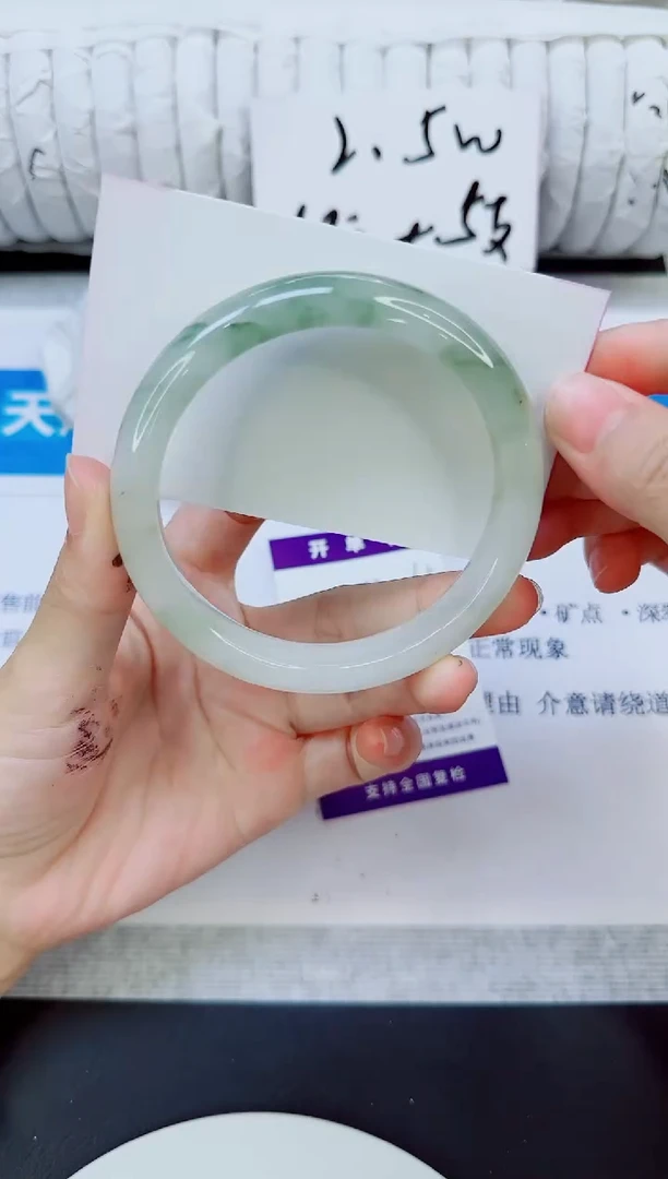 石英质玉手镯未镶嵌165/62