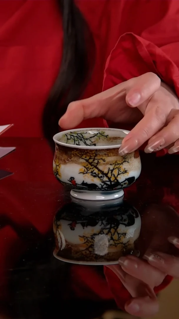 李华手绘釉中五彩江南小景炉式杯